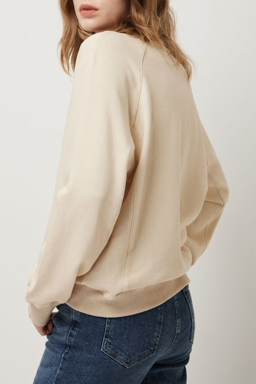 https://img.benettonmall.com/PARTS/KS/25F/SATS51561CR_MB_D4.jpg