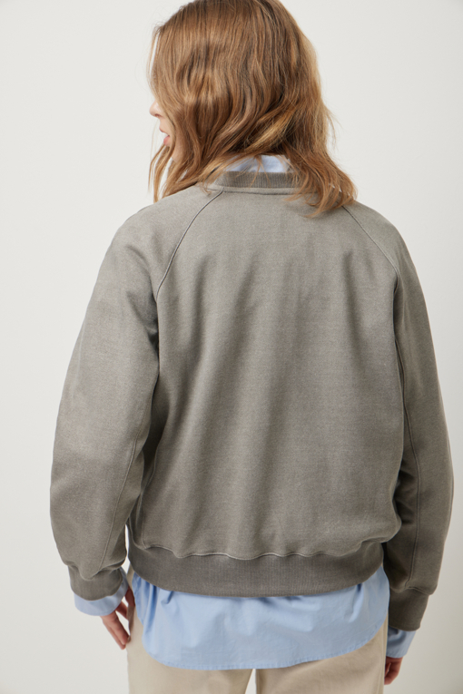 https://img.benettonmall.com/PARTS/KS/25F/SATS51561MG_MB_D4.jpg