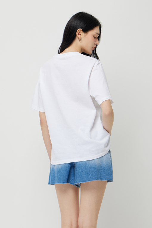 https://img.benettonmall.com/PARTS/KS/25F/SATSE3541WH_MB_D2.jpg