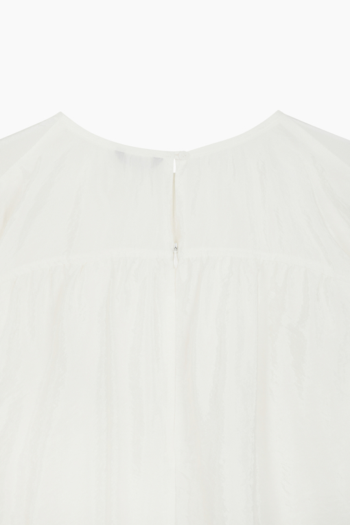 https://img.benettonmall.com/PARTS/KS/25F/SAWS03541IV_MB_D13.jpg