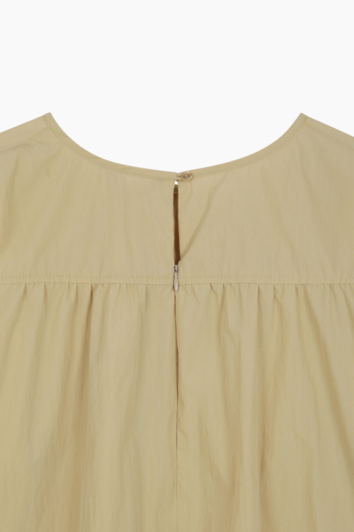 https://img.benettonmall.com/PARTS/KS/25F/SAWS03541MS_MB_D13.jpg