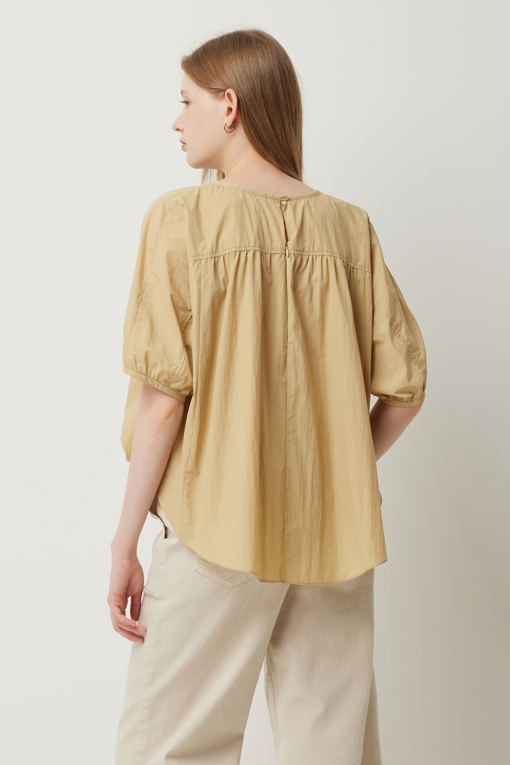 https://img.benettonmall.com/PARTS/KS/25F/SAWS03541MS_MB_D2.jpg