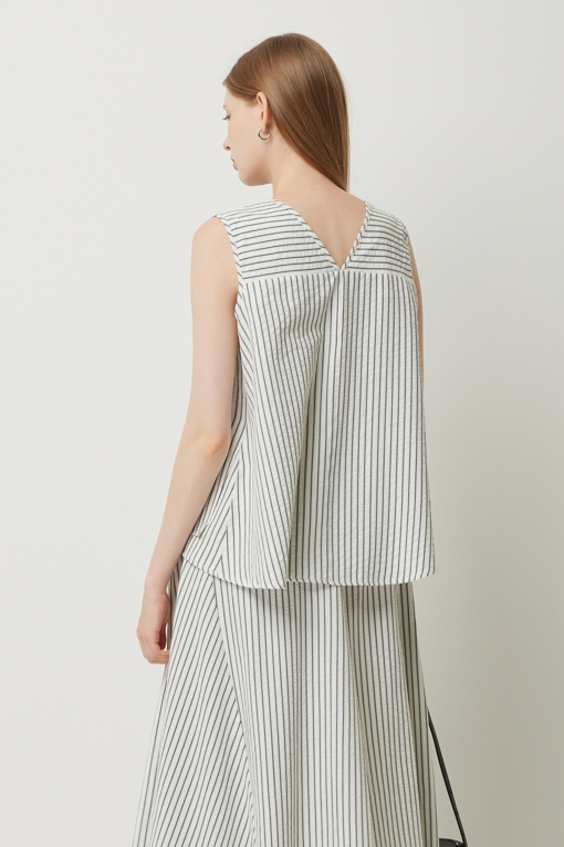 https://img.benettonmall.com/PARTS/KS/25F/SAWS09541WH_MB_D2.jpg