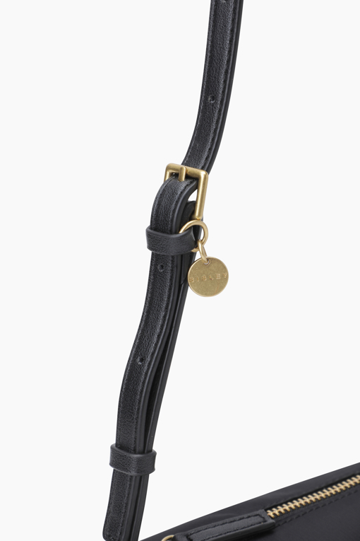 https://img.benettonmall.com/PARTS/KS/25F/SCBG02541BB_MB_D3.jpg