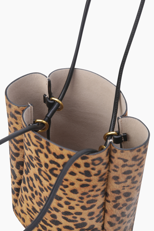 https://img.benettonmall.com/PARTS/KS/25F/SCBG04541BG_MB_D3.jpg
