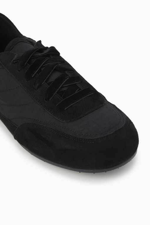 https://img.benettonmall.com/PARTS/KS/25F/SCSH01541BK_MB_D4.jpg