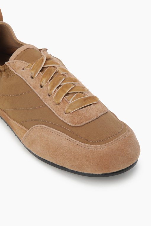 https://img.benettonmall.com/PARTS/KS/25F/SCSH01541CA_MB_D4.jpg
