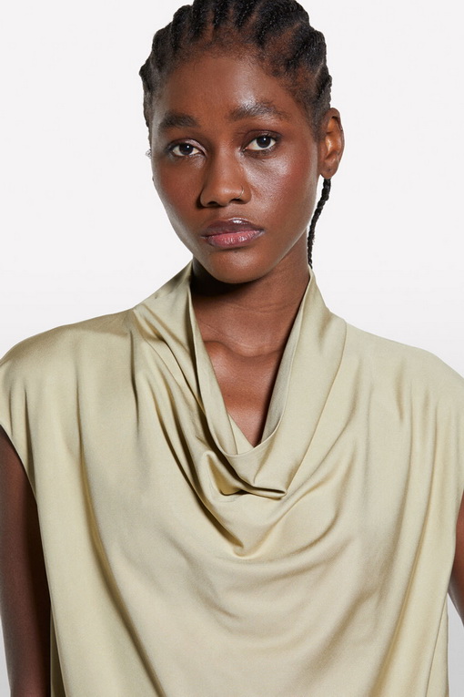 https://img.benettonmall.com/PARTS/KS/25S/5FNTLQ08PLK_MB_D3.jpg