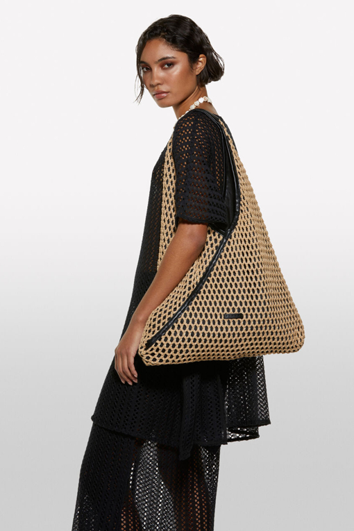 https://img.benettonmall.com/PARTS/KS/25S/64RVWY05CBE_MB_D4.jpg