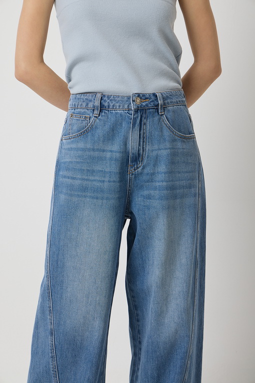 https://img.benettonmall.com/PARTS/KS/25S/SADP80531BL_MB_D3.jpg