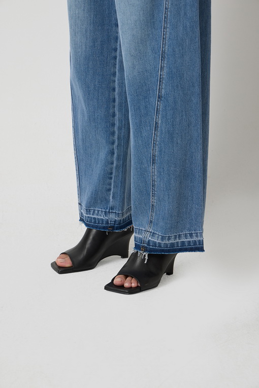https://img.benettonmall.com/PARTS/KS/25S/SADP80531BL_MB_D4.jpg