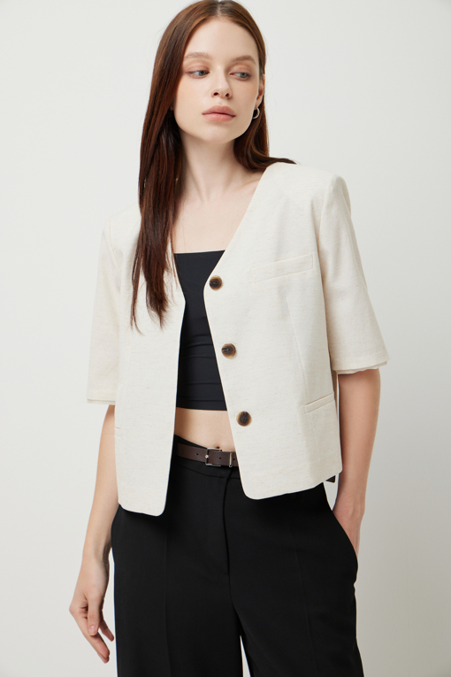 https://img.benettonmall.com/PARTS/KS/25S/SAJKE8531IV_MB_D4.jpg