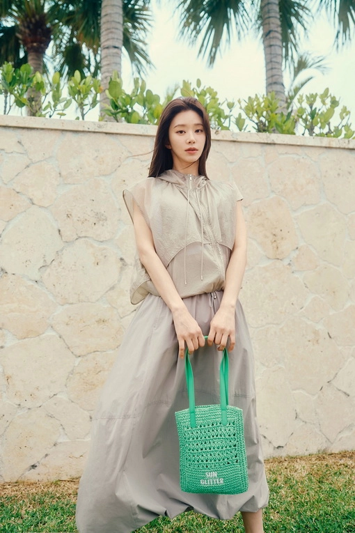 https://img.benettonmall.com/PARTS/KS/25S/SAJP40531LK_MB.jpg