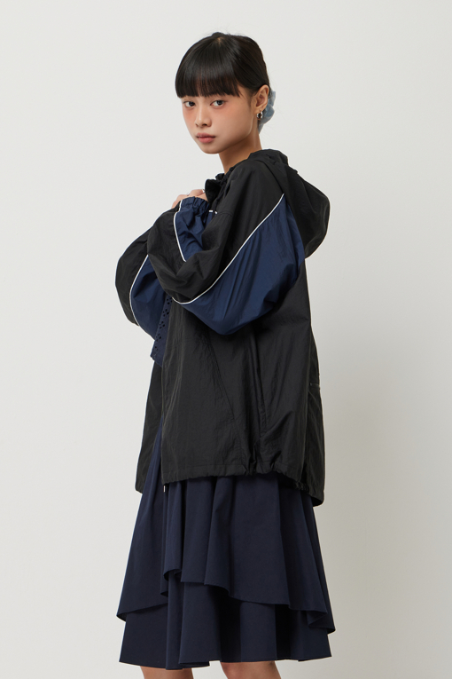 https://img.benettonmall.com/PARTS/KS/25S/SAJP90531BK_MB_D1.jpg