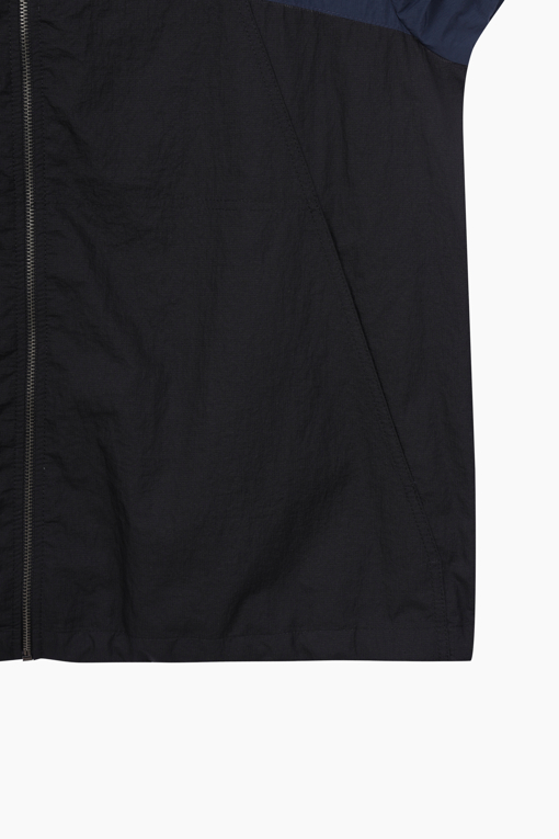https://img.benettonmall.com/PARTS/KS/25S/SAJP90531BK_MB_D13.jpg