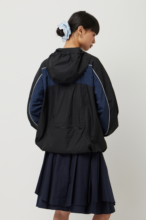 https://img.benettonmall.com/PARTS/KS/25S/SAJP90531BK_MB_D2.jpg