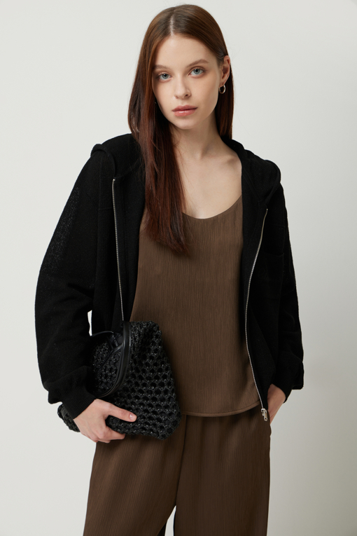 https://img.benettonmall.com/PARTS/KS/25S/SAKC39531BK_MB_D3.jpg
