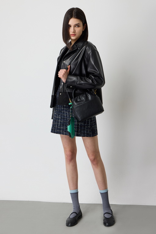 https://img.benettonmall.com/PARTS/KS/25S/SALE01511BK_MB_D4.jpg