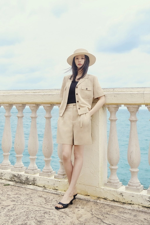 https://img.benettonmall.com/PARTS/KS/25S/SAPT37531BE_MB.jpg