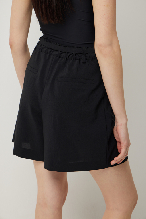 https://img.benettonmall.com/PARTS/KS/25S/SAPT37531BK_MB_D4.jpg