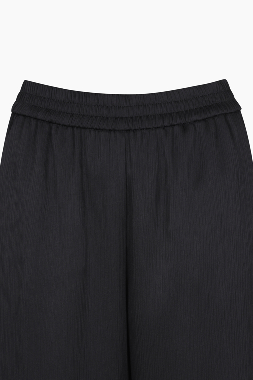 https://img.benettonmall.com/PARTS/KS/25S/SAPT41531BK_MB_D12.jpg