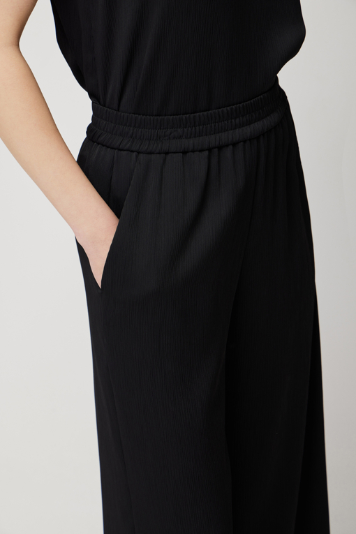 https://img.benettonmall.com/PARTS/KS/25S/SAPT41531BK_MB_D4.jpg