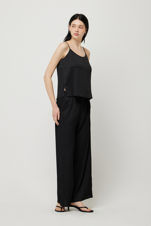 https://img.benettonmall.com/PARTS/KS/25S/SAPT41531BK_MB_D5.jpg