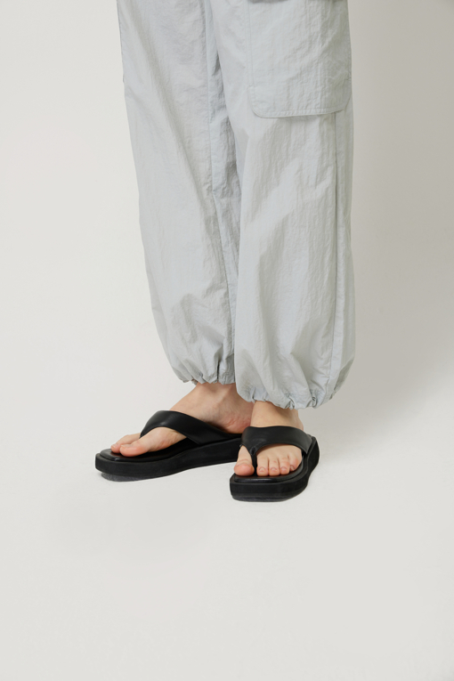 https://img.benettonmall.com/PARTS/KS/25S/SAPT48531LM_MB_D4.jpg