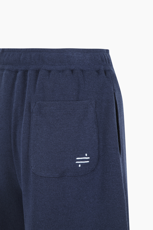 https://img.benettonmall.com/PARTS/KS/25S/SAPT60531DB_MB_D13.jpg