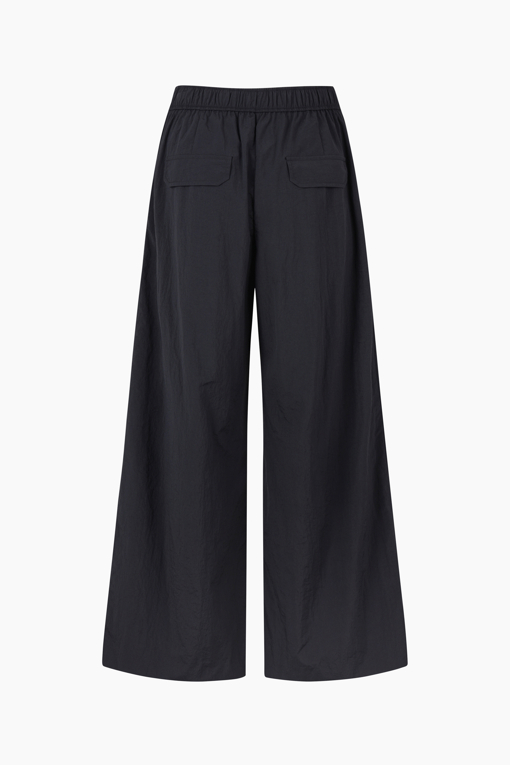 https://img.benettonmall.com/PARTS/KS/25S/SAPT80531BK_MB_D11.jpg