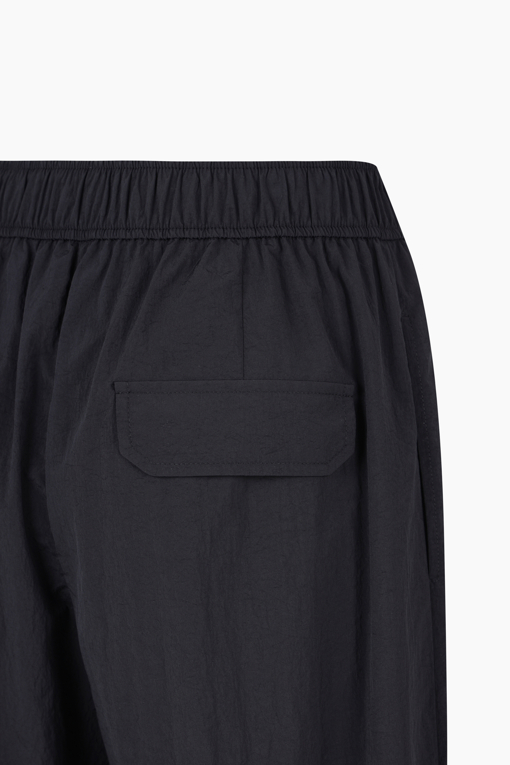https://img.benettonmall.com/PARTS/KS/25S/SAPT80531BK_MB_D13.jpg