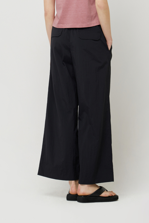 https://img.benettonmall.com/PARTS/KS/25S/SAPT80531BK_MB_D2.jpg