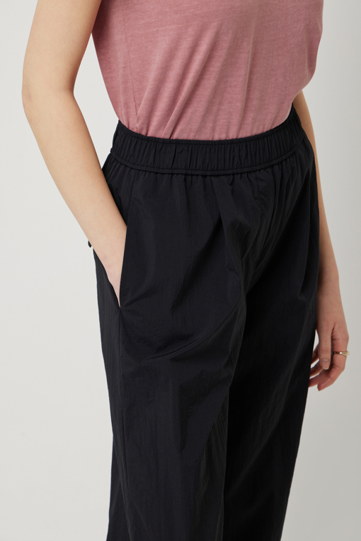 https://img.benettonmall.com/PARTS/KS/25S/SAPT80531BK_MB_D3.jpg