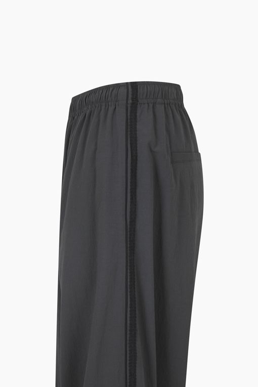 https://img.benettonmall.com/PARTS/KS/25S/SAPT90531DG_MB_D13.jpg