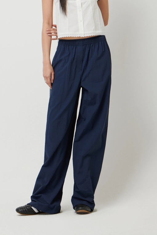 https://img.benettonmall.com/PARTS/KS/25S/SAPT90531NY_MB.jpg