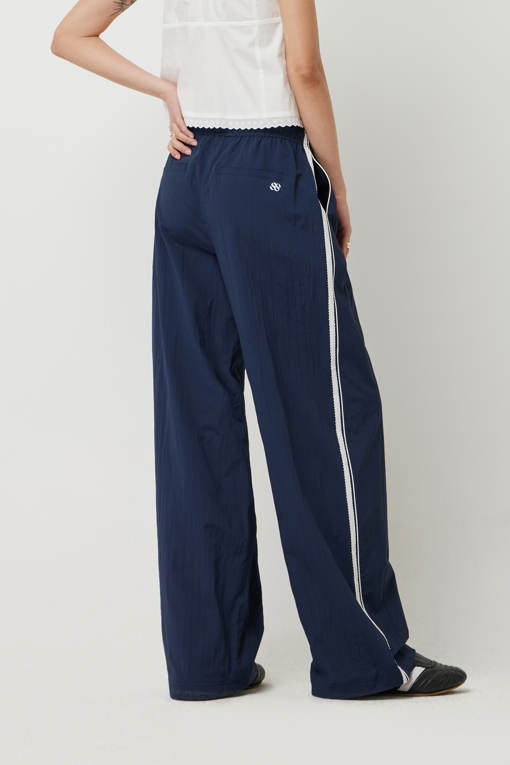 https://img.benettonmall.com/PARTS/KS/25S/SAPT90531NY_MB_D2.jpg