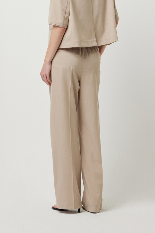 https://img.benettonmall.com/PARTS/KS/25S/SAPTE4531BG_MB_D2.jpg