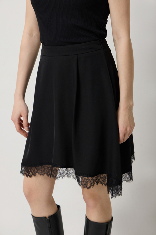 https://img.benettonmall.com/PARTS/KS/25S/SASK02511BK_MB_D3.jpg