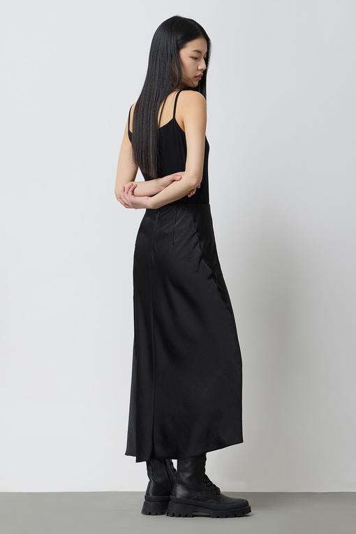 https://img.benettonmall.com/PARTS/KS/25S/SASK20511BK_MB_D2.jpg