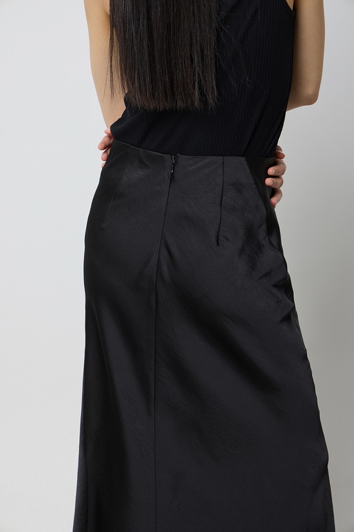https://img.benettonmall.com/PARTS/KS/25S/SASK20511BK_MB_D4.jpg