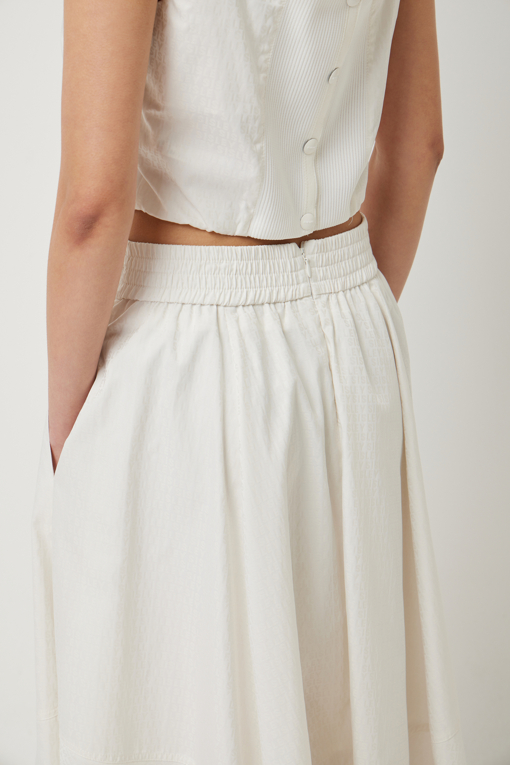 https://img.benettonmall.com/PARTS/KS/25S/SASK31531BE_MB_D4.jpg