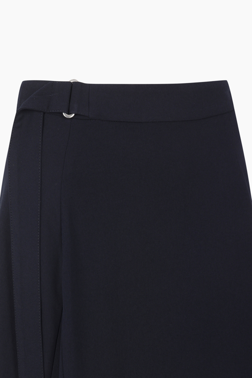 https://img.benettonmall.com/PARTS/KS/25S/SASK33531NY_MB_D12.jpg