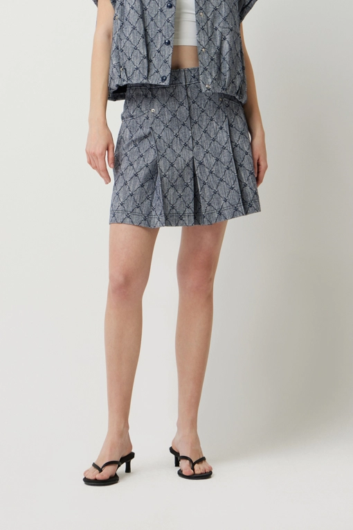 https://img.benettonmall.com/PARTS/KS/25S/SASK37531NY_MB.jpg
