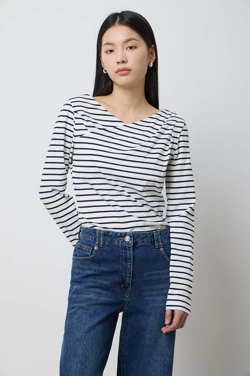 https://img.benettonmall.com/PARTS/KS/25S/SATS03511WH_MB_D3.jpg