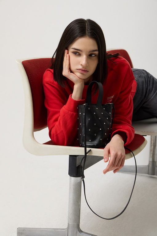 https://img.benettonmall.com/PARTS/KS/25S/SATS05511RD_MB_D4.jpg