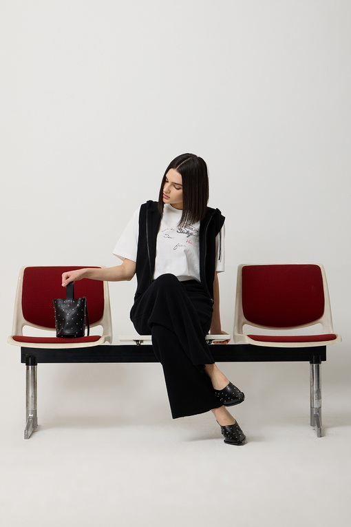 https://img.benettonmall.com/PARTS/KS/25S/SATS06511WH_MB_D4.jpg