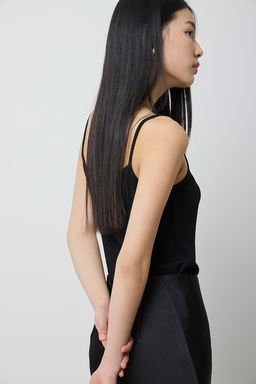 https://img.benettonmall.com/PARTS/KS/25S/SATS09511BK_MB_D4.jpg