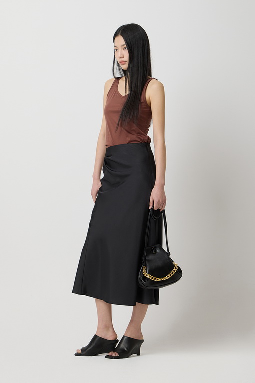 https://img.benettonmall.com/PARTS/KS/25S/SATS10511BR_MB_D1.jpg