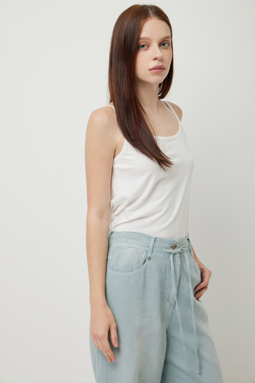 https://img.benettonmall.com/PARTS/KS/25S/SATS45531WH_MB_D4.jpg
