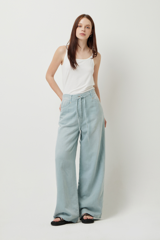 https://img.benettonmall.com/PARTS/KS/25S/SATS45531WH_MB_D5.jpg